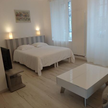 Bed and Breakfast Les Petites Tuileries Bray-sur-Seine Екстер'єр фото