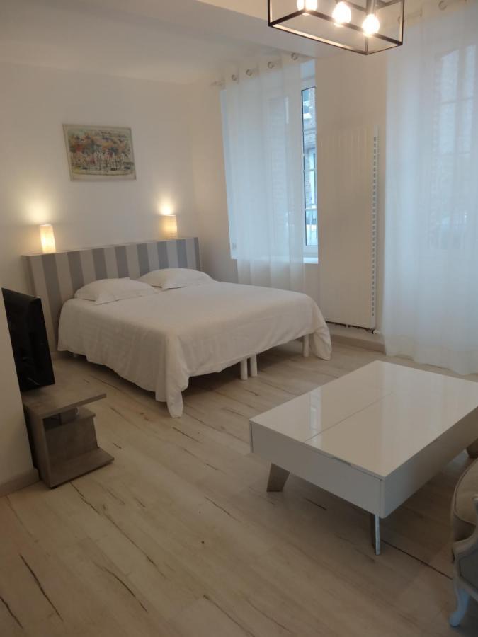 Bed and Breakfast Les Petites Tuileries Bray-sur-Seine Екстер'єр фото